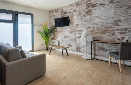 Angoulême, cosy T2 centre ville , TV , WIFI , 4 pers , moderne , parking - Foto 15