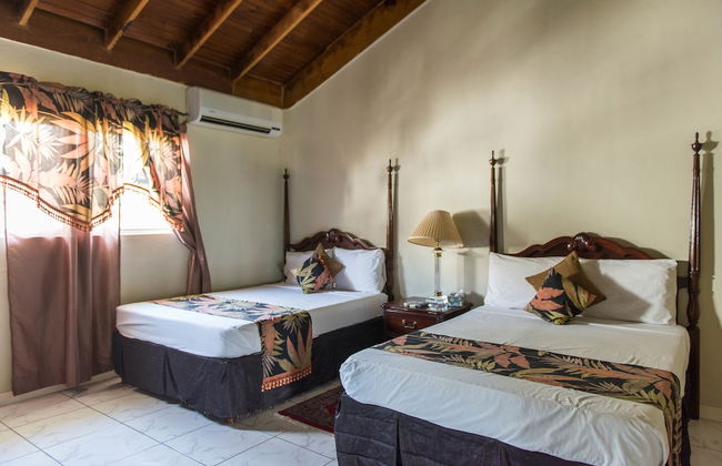 The Royal Kensington Villa - Photo 16