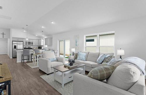 Cozy Family Stay- Queen-Double-Twins Bed- Full Kitchen-Netflix-Golf Cart-WiFi - Photo 16