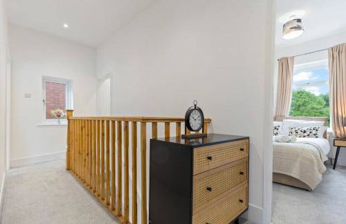 Beautiful House - Sleeps up to 7 - Free Parking, Fast Wifi and Smart TV by Yoko Property - Foto 20