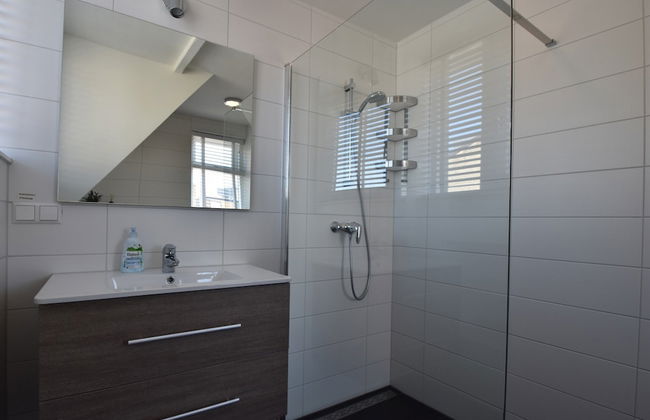 Elegant Studio Near Beach - Photo 16