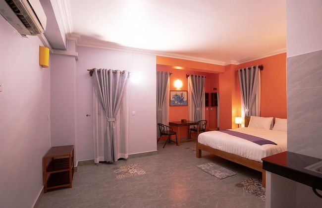 Daun Penh Palace Boutique - Photo 5