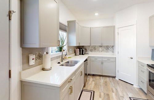 Scenic Home with Yard in Big Water, Dogs Welcome! - Foto 8