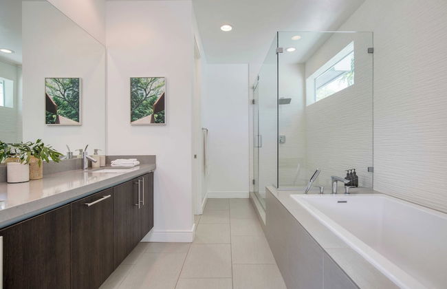 Sleeps 28! 2 Luxe Villas w/ Pool & Putting Green Polo Villas Nova by Avantstay - Foto 54