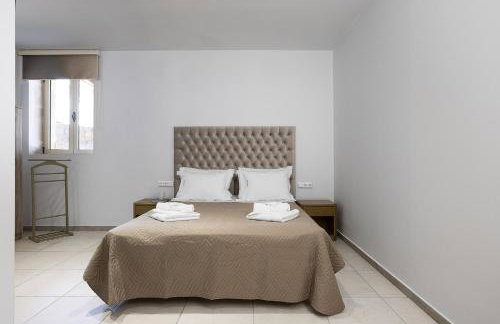 Villa Pasiphae - With Private Heated Pool - Photo 28