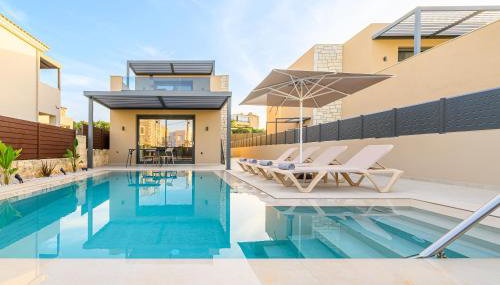 Petrus Luxury Villas in Old Hersonissos - 3 Bedrooms & 3 Bathrooms - Foto 2, sunbed