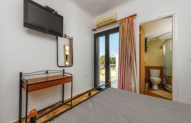 Alonaki Apartments - Photo 13