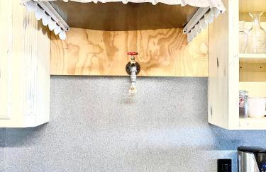 Blufftop Cabin Retreat Hot Tub and Fall Views! - Foto 7