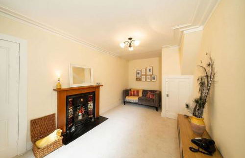 Red Squirrel Cottage, Family & Pet Friendly Adventure Retreat, Strathdon, Aberdeenshire - Photo 3