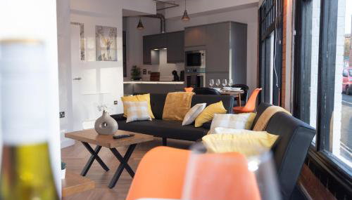 Jewellery Quarter | Luxury Living – Sleeps 8 - Photo 3