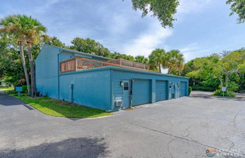 Flagler Avenue adjacent Dog Friendly Home with Garage! Stroll to the Beach! - Foto 20