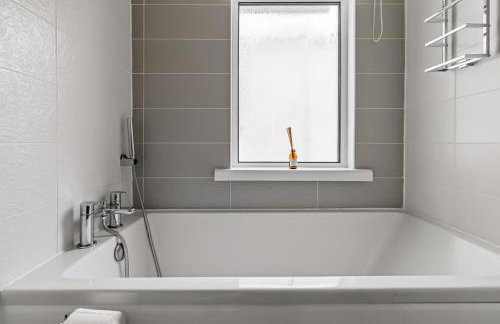 Sleeps 7 Large 4 Bed Town House for Contractors & Families & Friends in Great Central Location - Foto 53