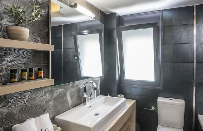 The Hill House - Photo 39