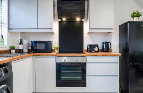 Free parking, Private Garden and Netflix, Charming Elegant 2 bedroom House Nottingham - Photo 46