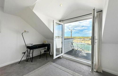 River Breeze 3-Bed BALCONY Apartment - Foto 8