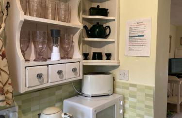 2 bedroomed cottage near quay - Foto 10