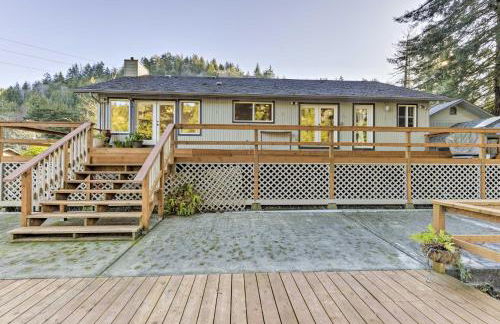 Riverfront Crescent City Home, 8 Mi to Beach! - Foto 22