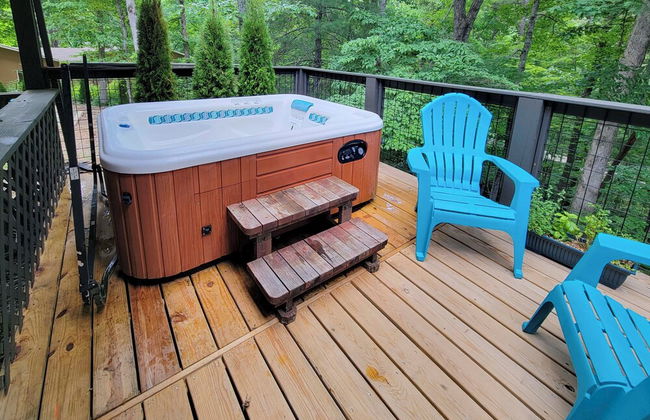 Unwind Fireside Serene Murphy Escape with Hot Tub! - Photo 31