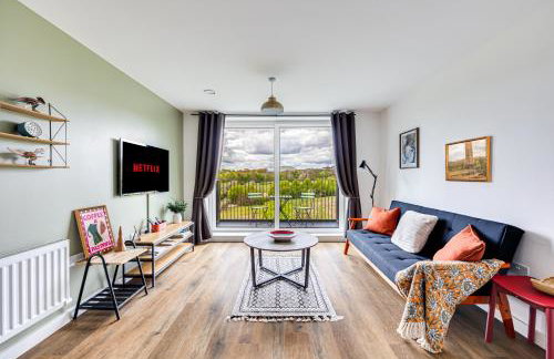 Penthouse Apartment - City Centre - Secure Parking, Balcony, Self-Check-In, Fast Wifi and Smart TV with Netflix by Yoko Property - Photo 9