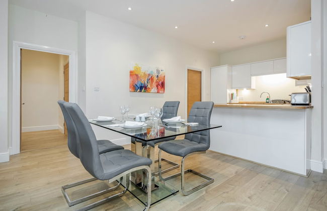 Luxury 2 Bedroom Apartments with Parking - Foto 79