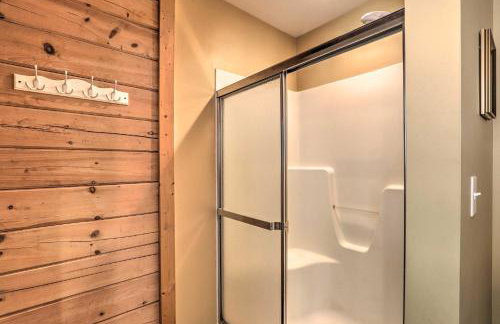 Bring a Pet! Mtn-View Bostic Retreat with Deck - Foto 17