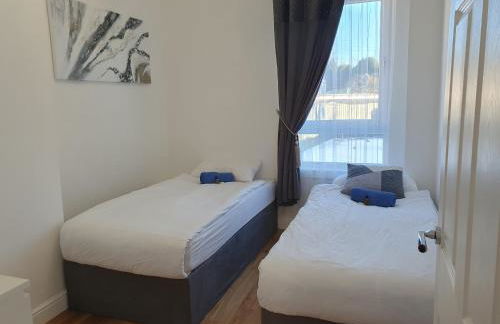 Glasgow Comfortable and Modern 3 Bedroom Mid Terraced Villa - Foto 53