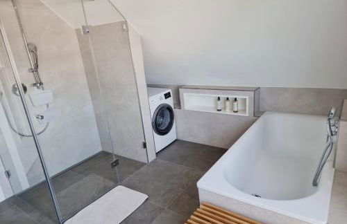 Stadtnahe Komfortferienwohnung für Familien und Geschäftsreisende - Foto 12