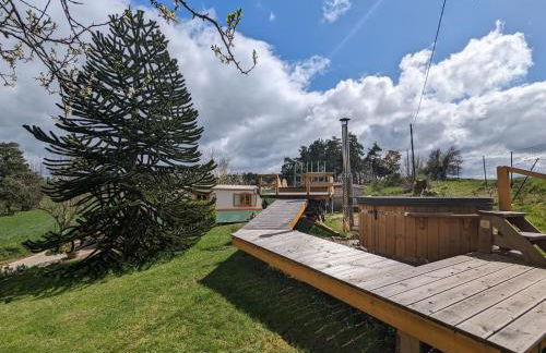 Roulotte cosy avec jacuzzi et spa, massages bien-être, nature et calme, près de Lyon - FR-1-582-477 - Foto 13