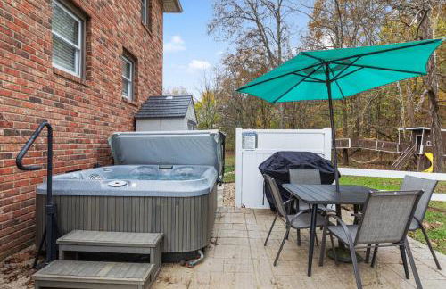 Brenda Lee History 4BR Retreat Pool Hot Tub - Photo 3