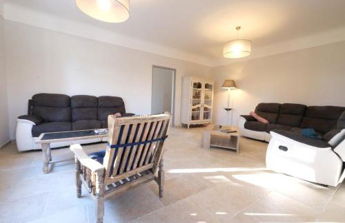 vacation rental with pool and poolhouse, close to arles in moulès- sleeps 8 - Foto 25