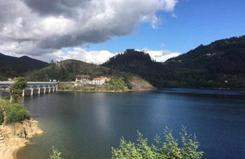 Casa de Granito Charmosa - Foto 9