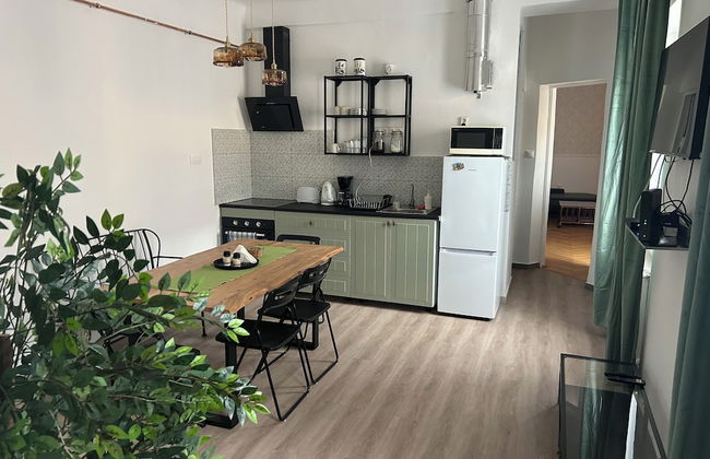 Diamond Astoria 4, Quiet Apartment - Photo 1