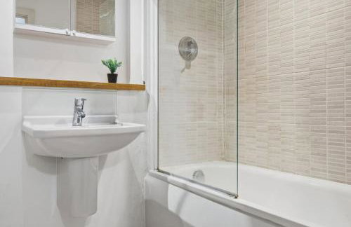 Stylish Limehouse Flat 2 Min Walk to DLR - Foto 15