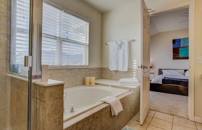 Urban Practicality! 3 Beds, Patios & Dog Friendly - Photo 38