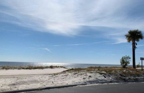 *Chic Beach Cottage Retreat* near Beach/downtown - Foto 36