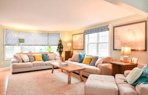 Spacious w Basketball Court & Playground - Foto 4