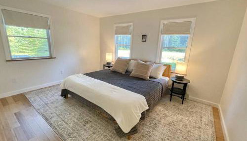 Quiet Family Friendly Home w/ Backyard [Owls Nest] - Photo 2