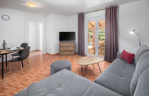 Casa Viktoria with private garden and BBQ - Foto 14