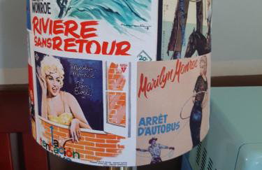 HARRY'S MAN CAVE - A Vintage Motel on the Historic 395 route - The New Star Motel Experience - Foto 6