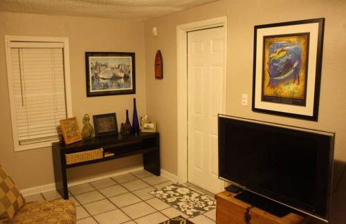 Key West Style Historic Home in Coconut Grove Florida The Yellow House - Foto 6