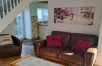 Wisteria Cottage an authentic and enchanting 2 bedroom cottage experience close to Brecon Beacons - Photo 3