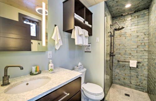 Waterfront Lake Superior Cabin Fire Pit and More! - Foto 12