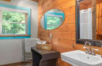 Secluded Cabin with Quality Furnishing and Hot Tub - Foto 23