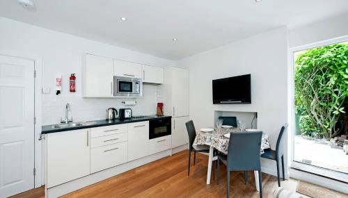 The Apartment, 24 West End Terrace, Winchester - Photo 2