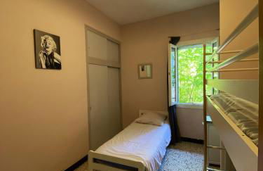 Maison charmante à Orgnac-l'Aven avec piscine partagée. - Photo 45