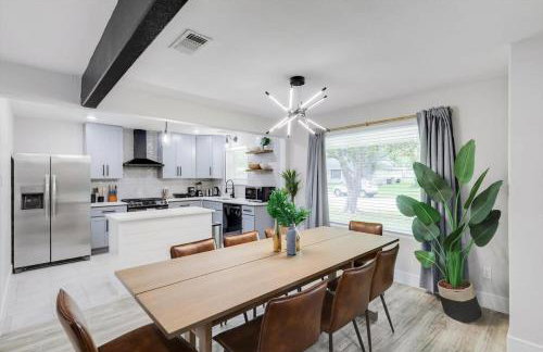 Relaxing Texas Retreat 4BR w Pool & Dream Kitchen - Foto 12