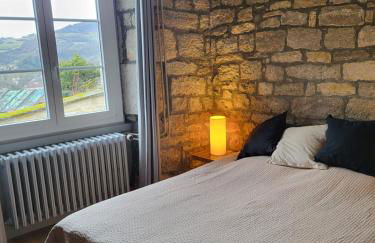 Salins-les Bains : A l'ombre de La Tour Carrée - Foto 1