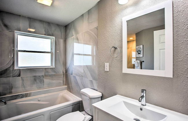 11 Mi to Holiday at Arboretum! Home with Hot Tub - Foto 59