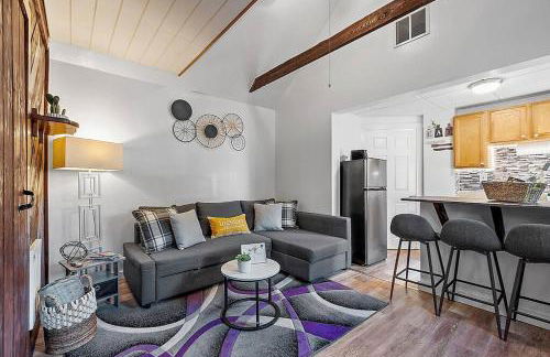 NEW!! Lovely unit w/ PRIVATE Hot Tub and patio! - Foto 1