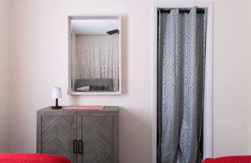 Private Modern 1st Flr 3 Bed Apt Close to Downtown - Foto 29